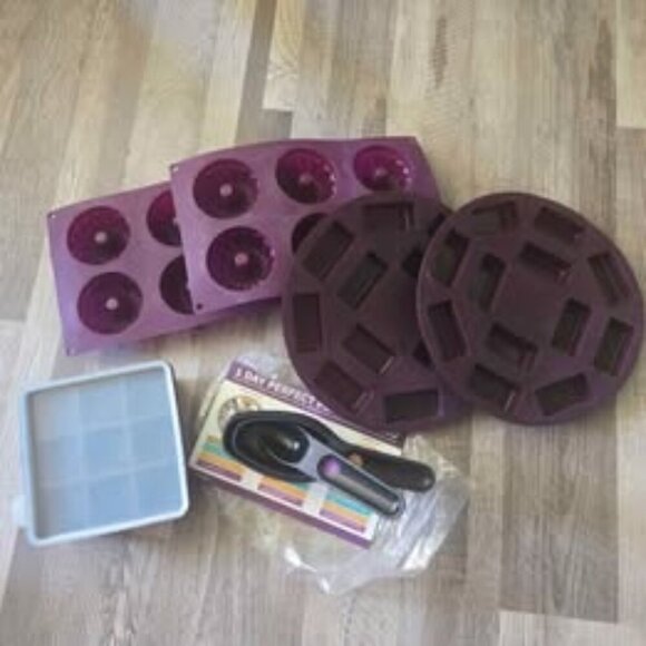 Epicure Other - EPICURE Purple Silicone Baking Lot Fluted Cake Perfect Portion Pan Freezer Tray